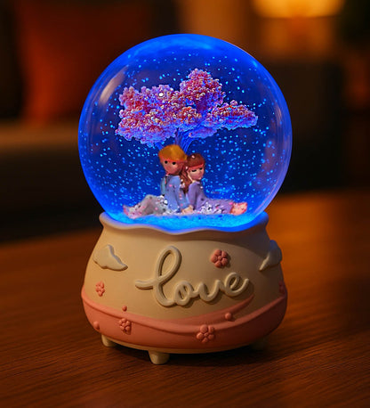 Aşkın En Saf Hali: Pembe Sakura Altında Bir Ömür Kar Küresi